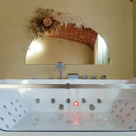 Appartamento Secret - Jacuzzi Privata & Relax