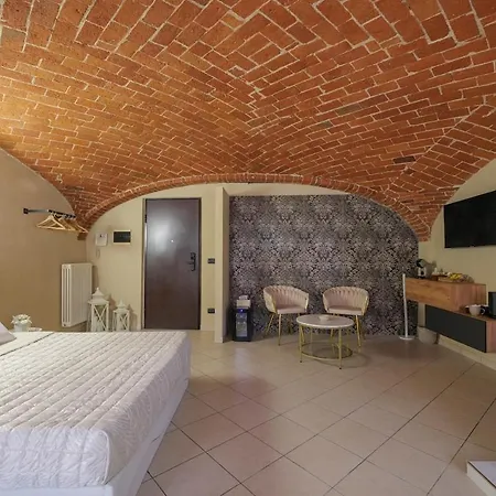 Appartamento Secret - Jacuzzi Privata & Relax Borgo San Dalmazzo